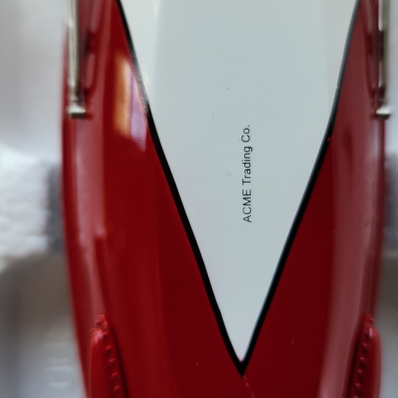 SO-CAL Speed Shop Belly Tanker 1:18 scale - Picture 7 of 16